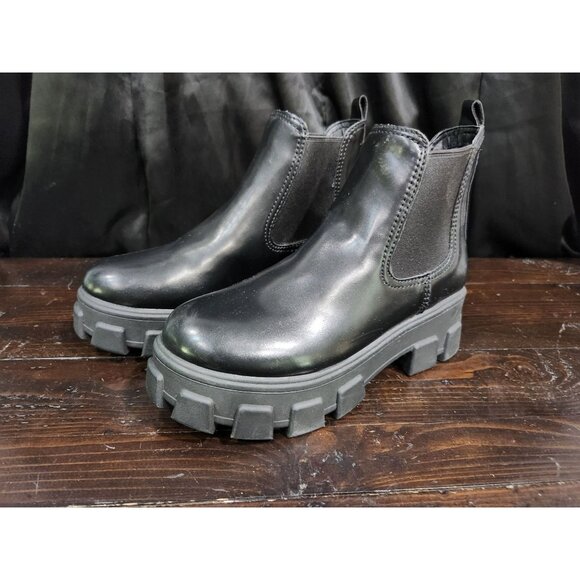 NEW Circus NY by Sam Edelman Darielle Black Faux Leather Chelsea Boots/Sz. 8 - Picture 1 of 9